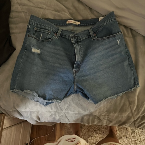 Levi's Light Blue Jean Shorts - Picture 1 of 3